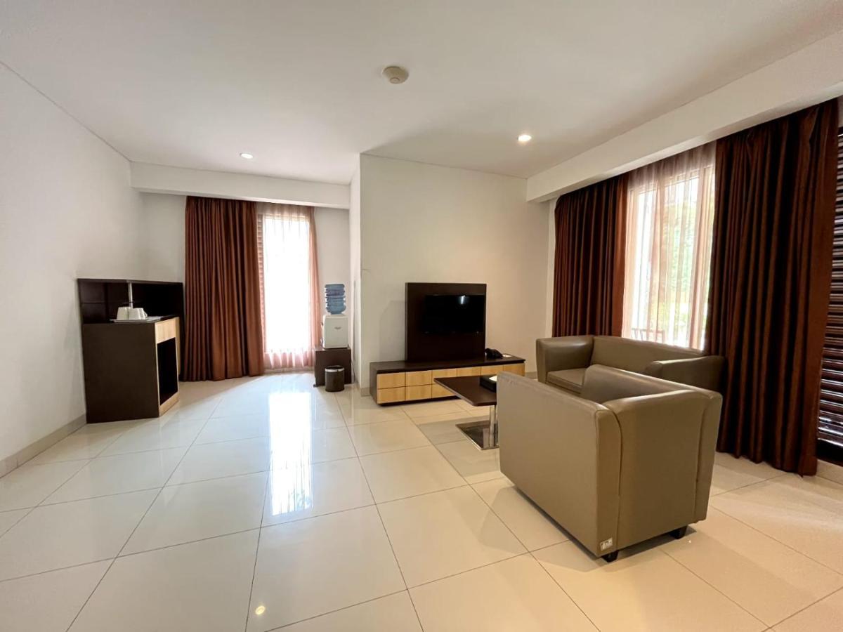 Lembah Permai Resort Sindanglaya Exteriör bild