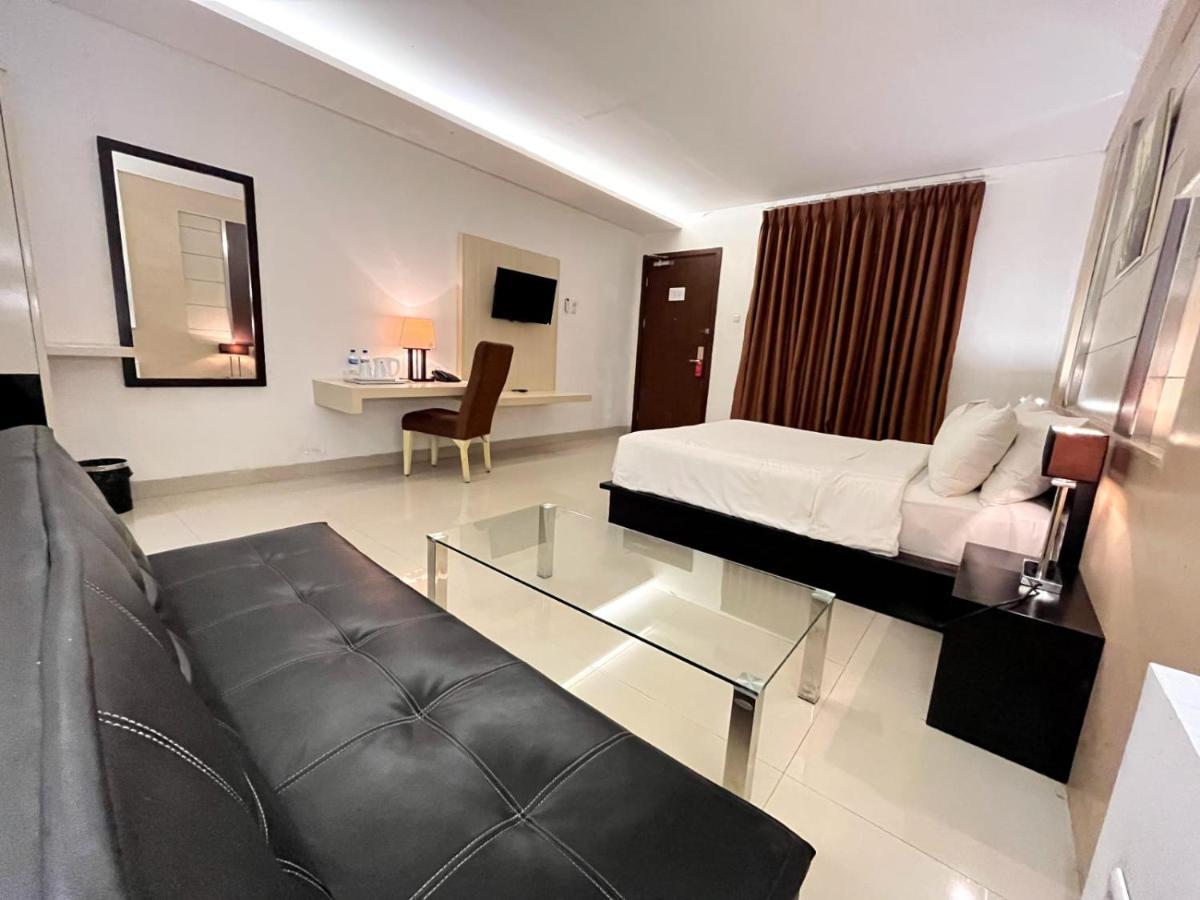 Lembah Permai Resort Sindanglaya Exteriör bild