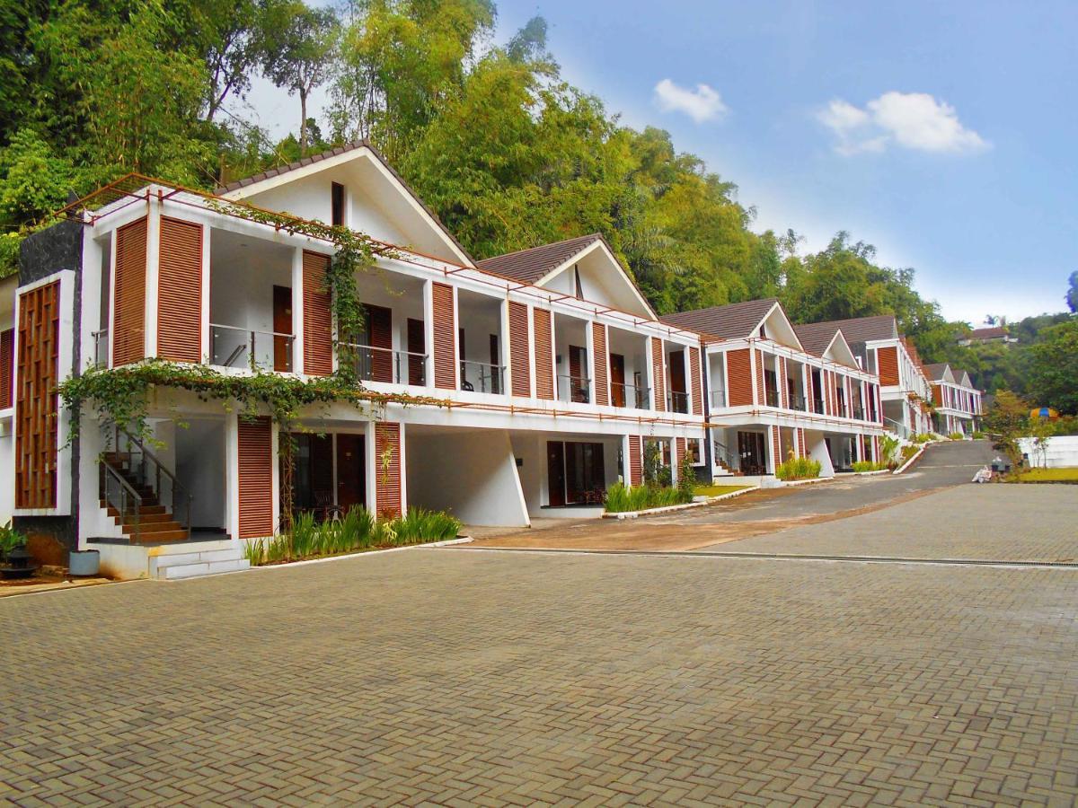 Lembah Permai Resort Sindanglaya Exteriör bild