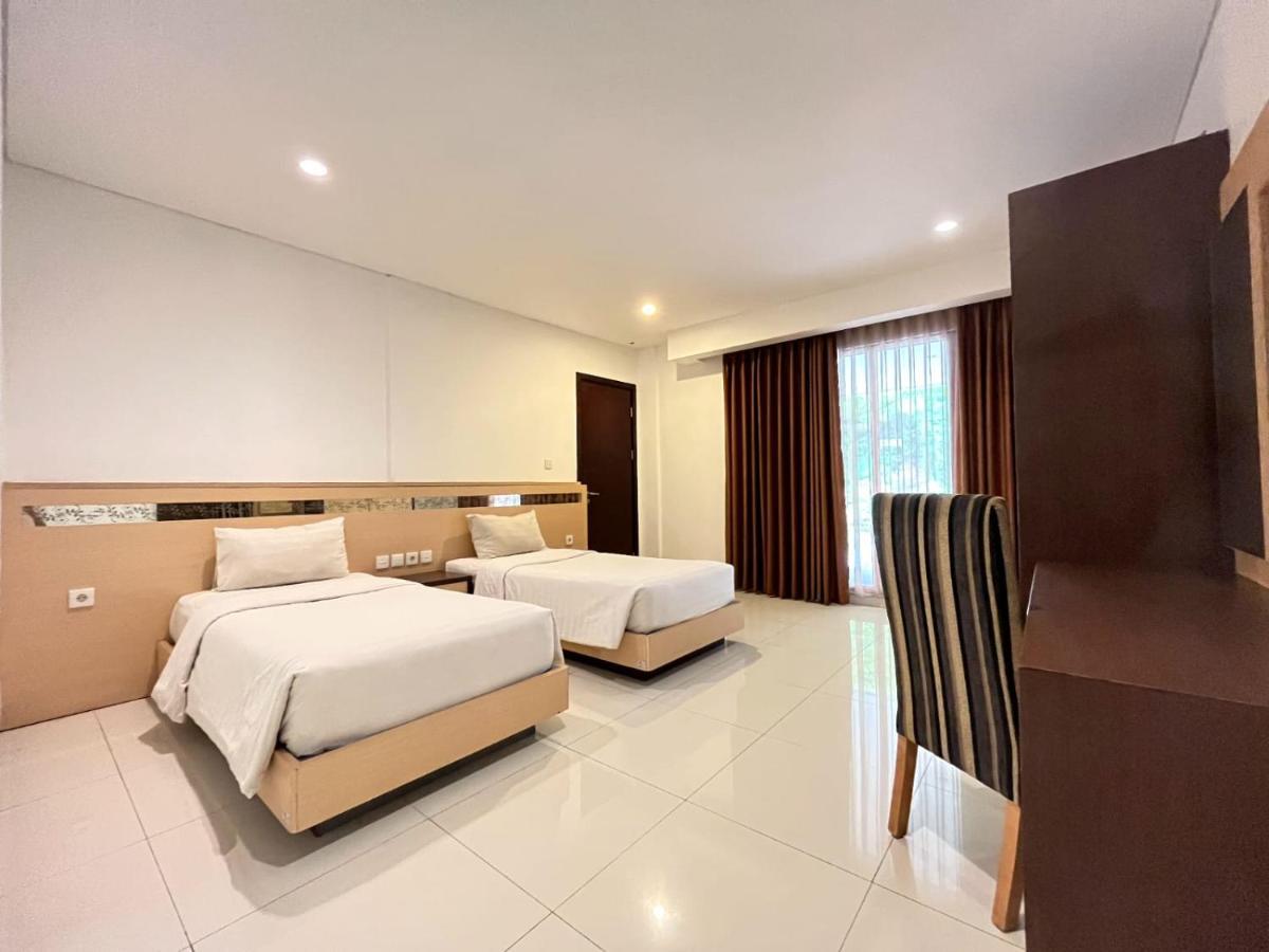 Lembah Permai Resort Sindanglaya Exteriör bild